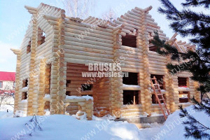 Статьи — Сборка сруба из оцилиндрованного бревна — фото