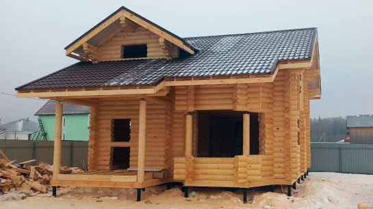 Оцилиндрованное бревно — Типовые проекты домов из оцилиндровки — фото