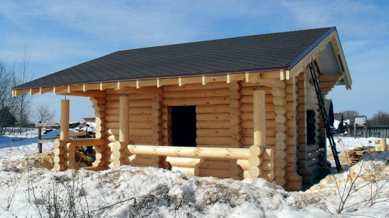 Оцилиндрованное бревно — Типовые проекты бань из оцилиндровки — фото